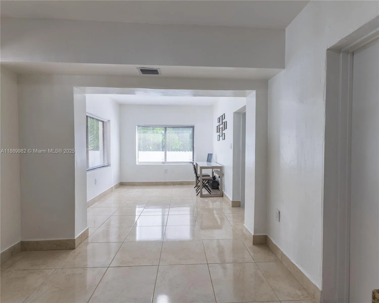 3045 SW 14th St