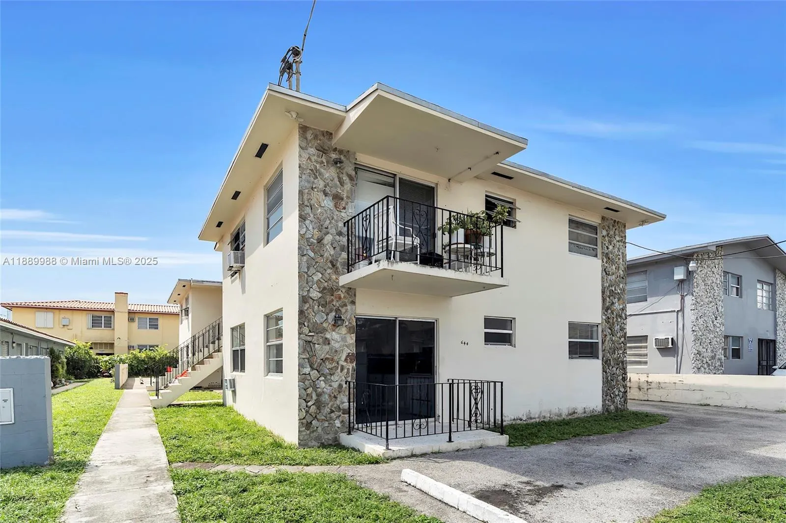 644 SW 10th St, #1