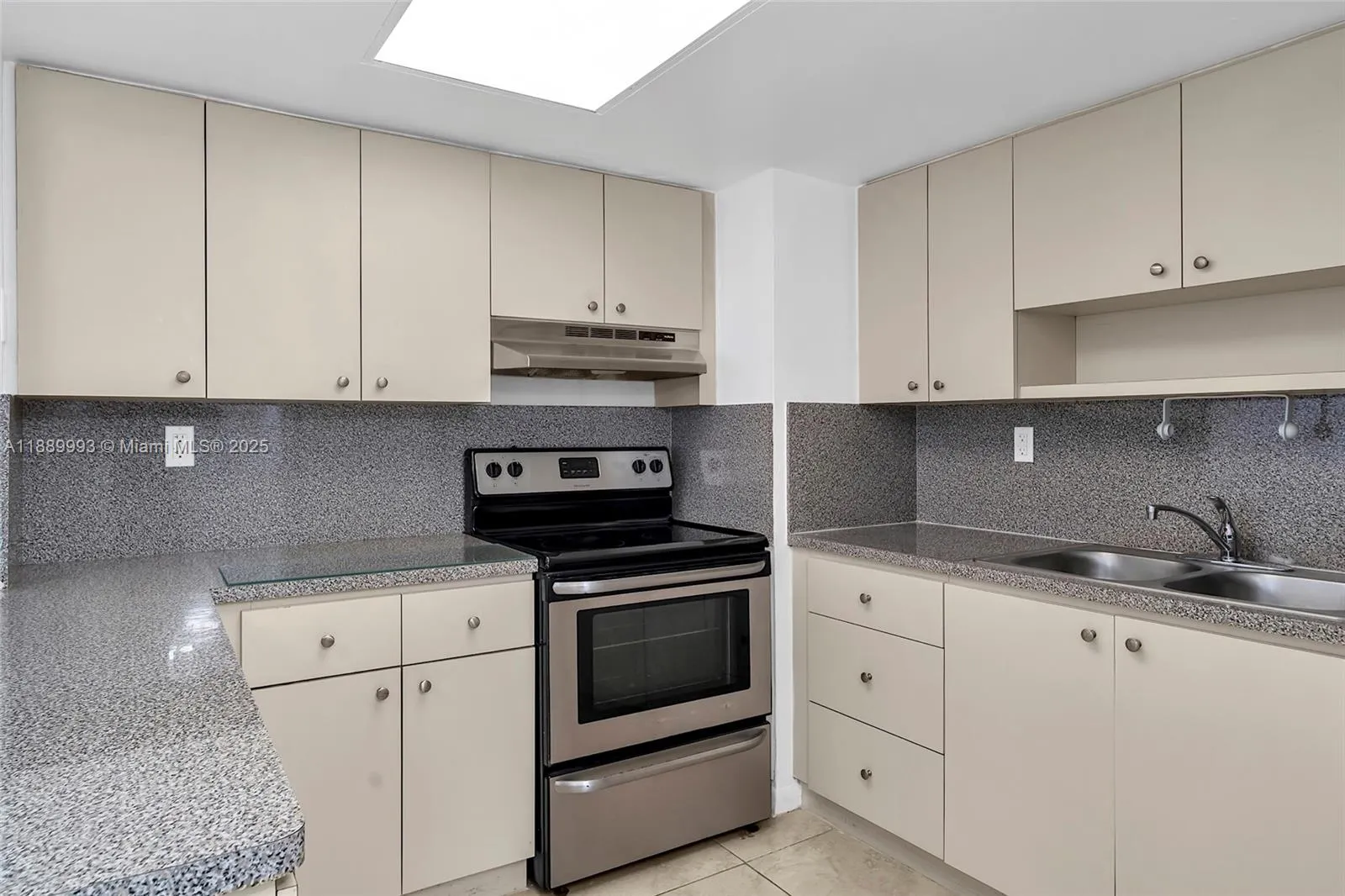 3945 SW 89th Ave, #301