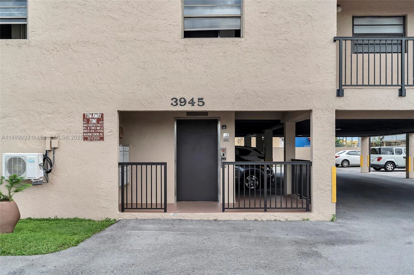 3945 SW 89th Ave, #301