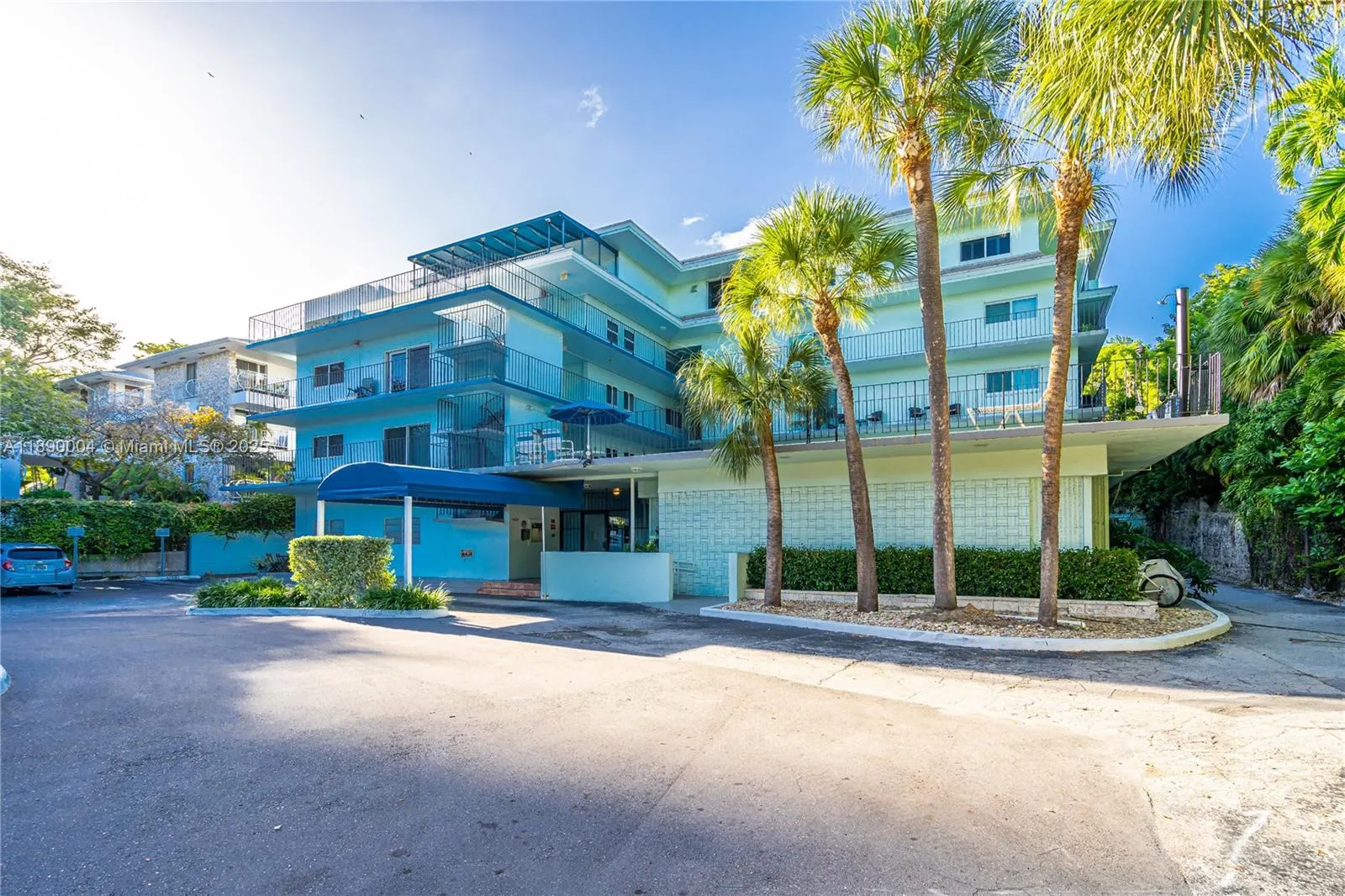 2539 S Bayshore Dr, #111J