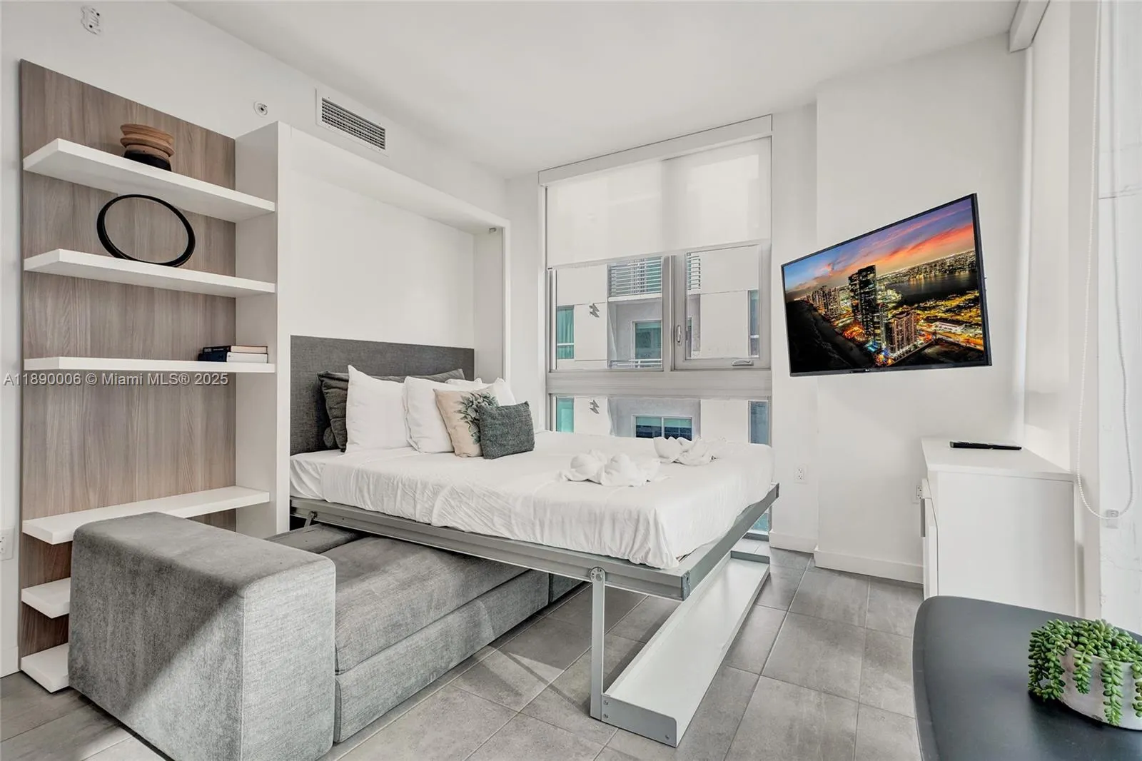 227 NE 2nd St, #1709