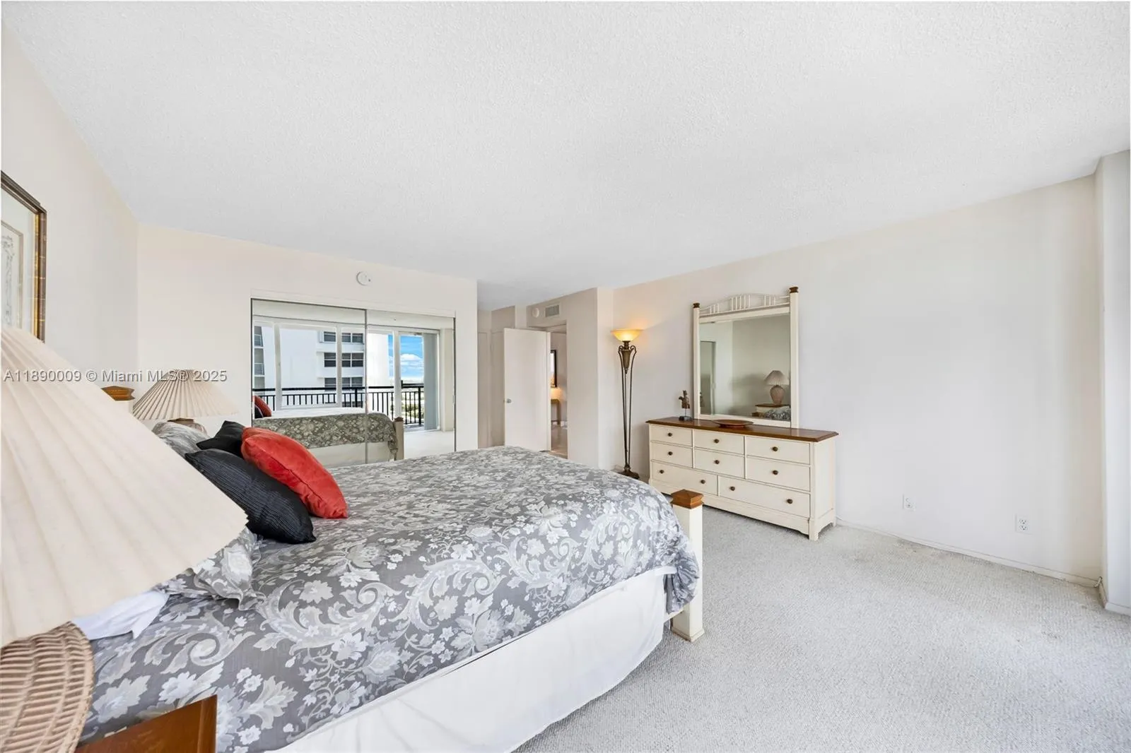 4280 Galt Ocean Dr, #12H