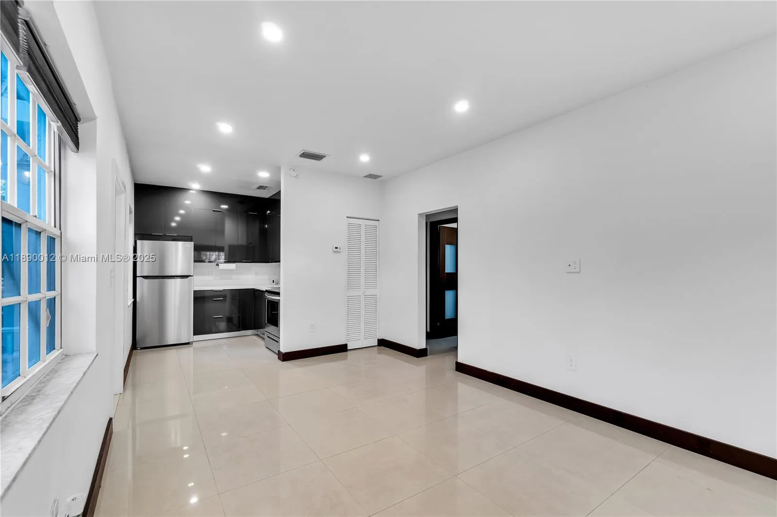 8335 E Crespi Blvd, #4