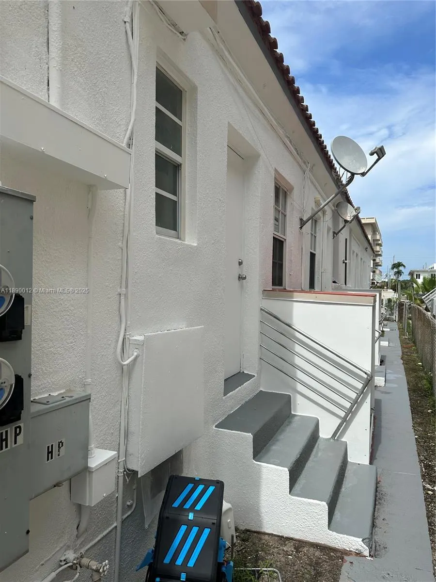 8335 E Crespi Blvd, #4