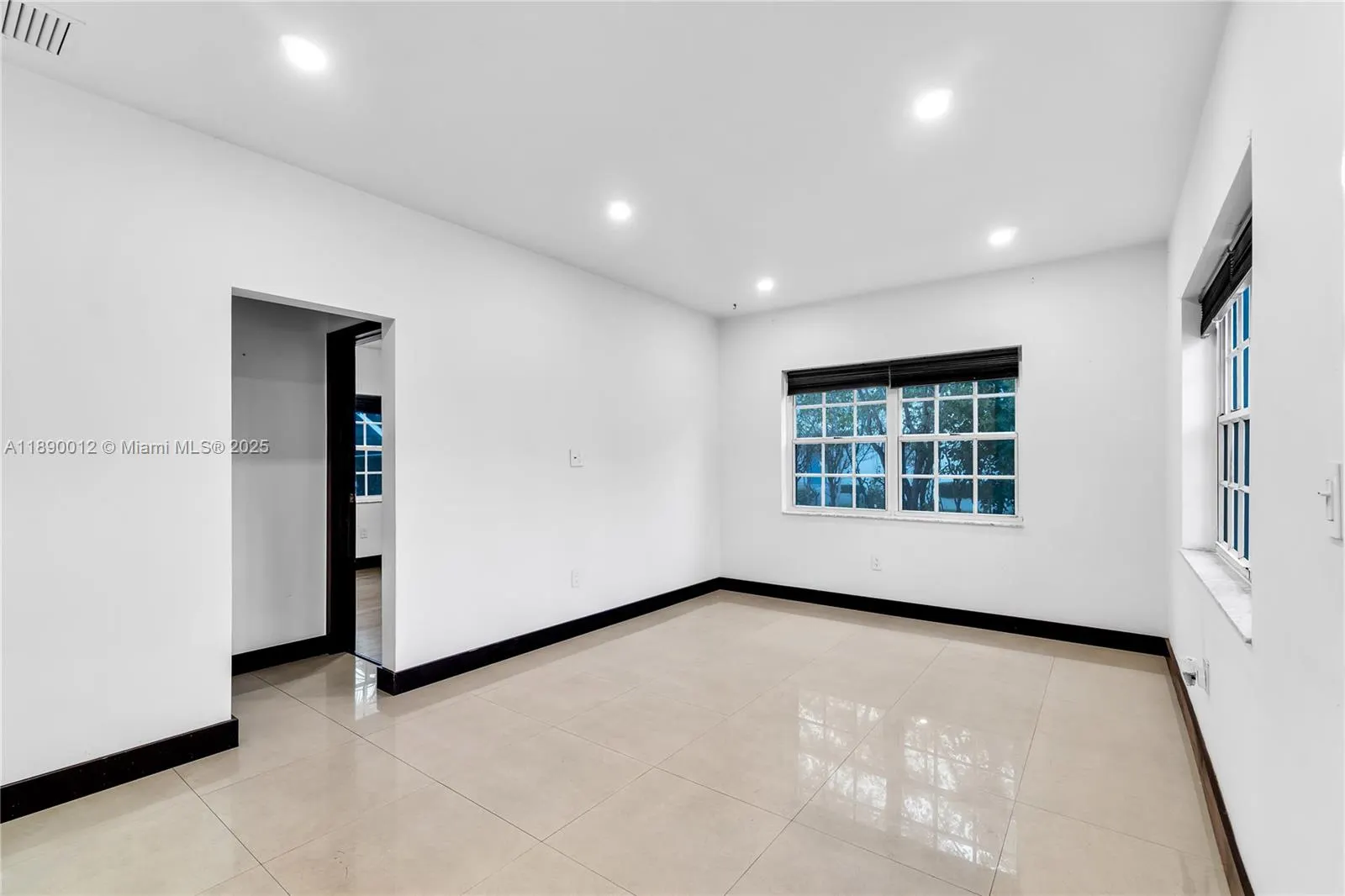 8335 E Crespi Blvd, #4