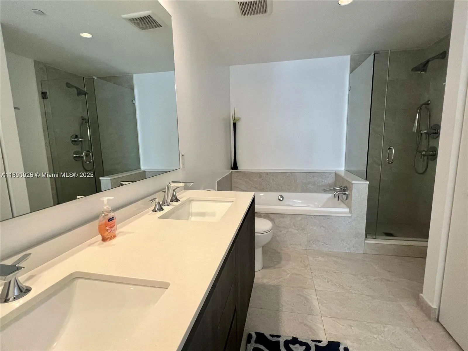 488 NE 18th St, #3208
