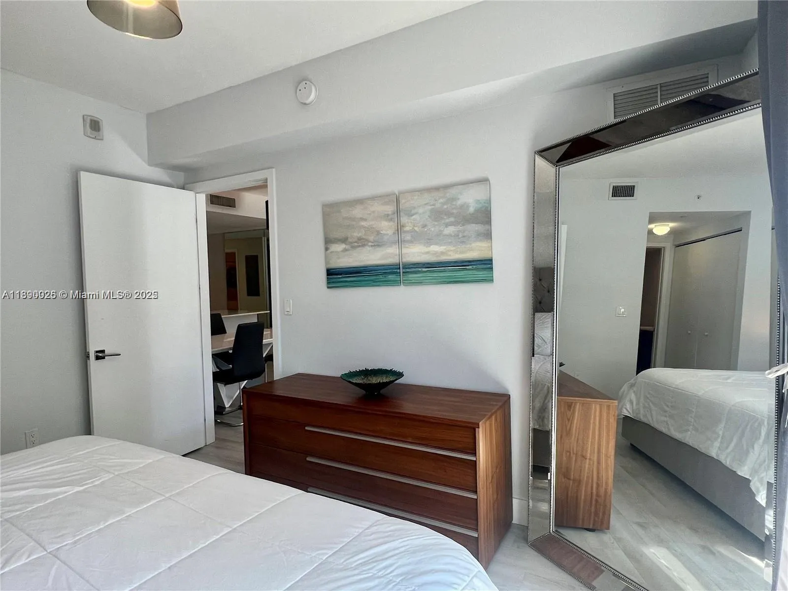 488 NE 18th St, #3208