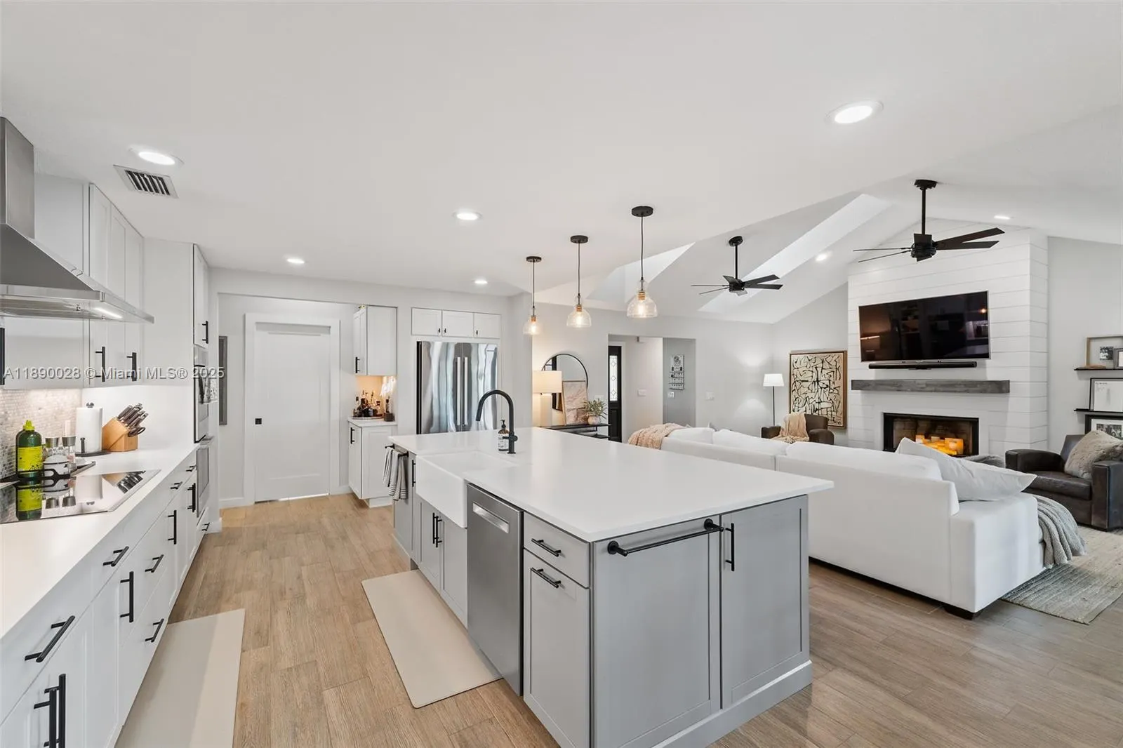 2239 SW Danforth Cir