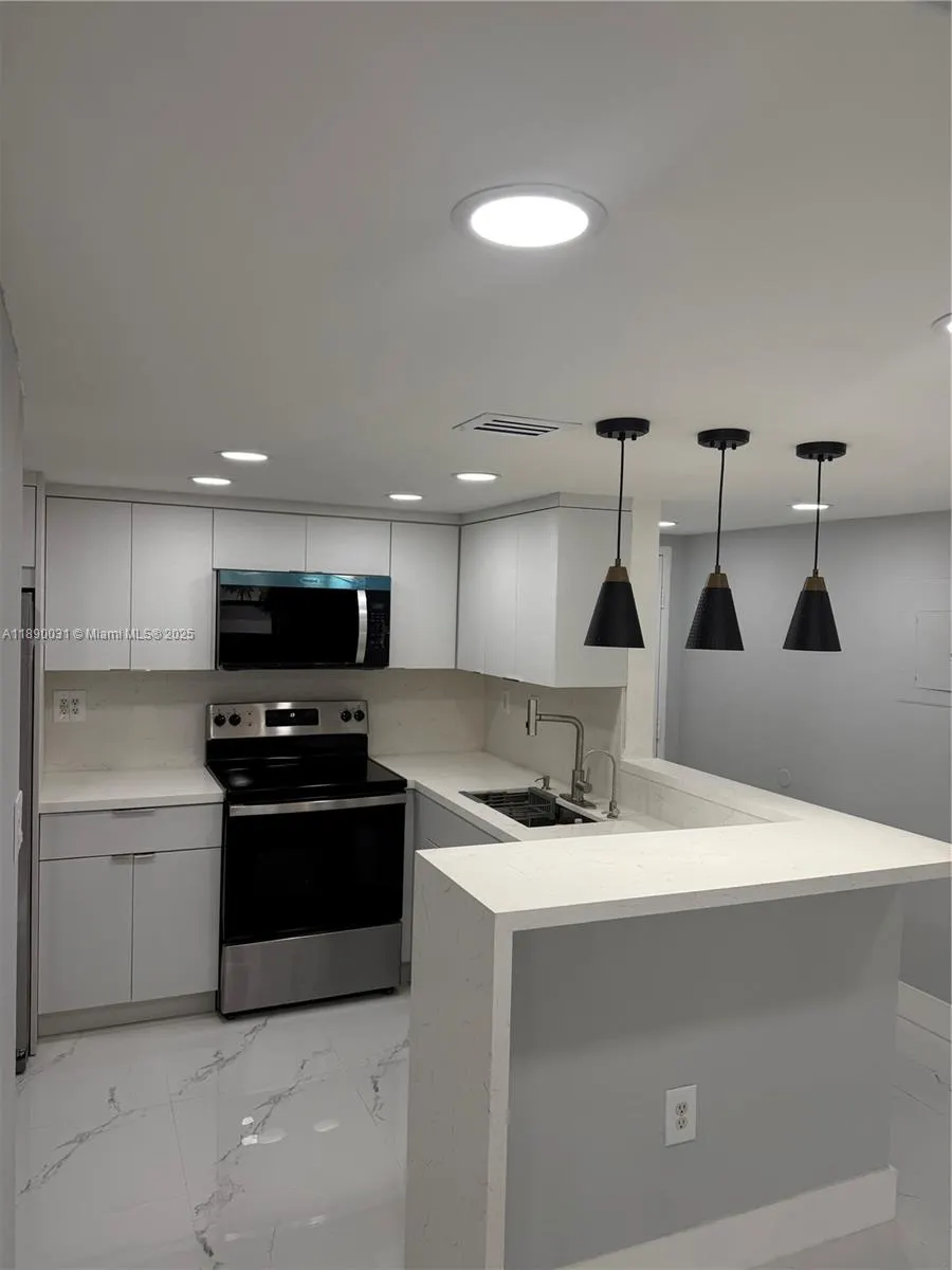 9937 Nob Hill Pl, #9937