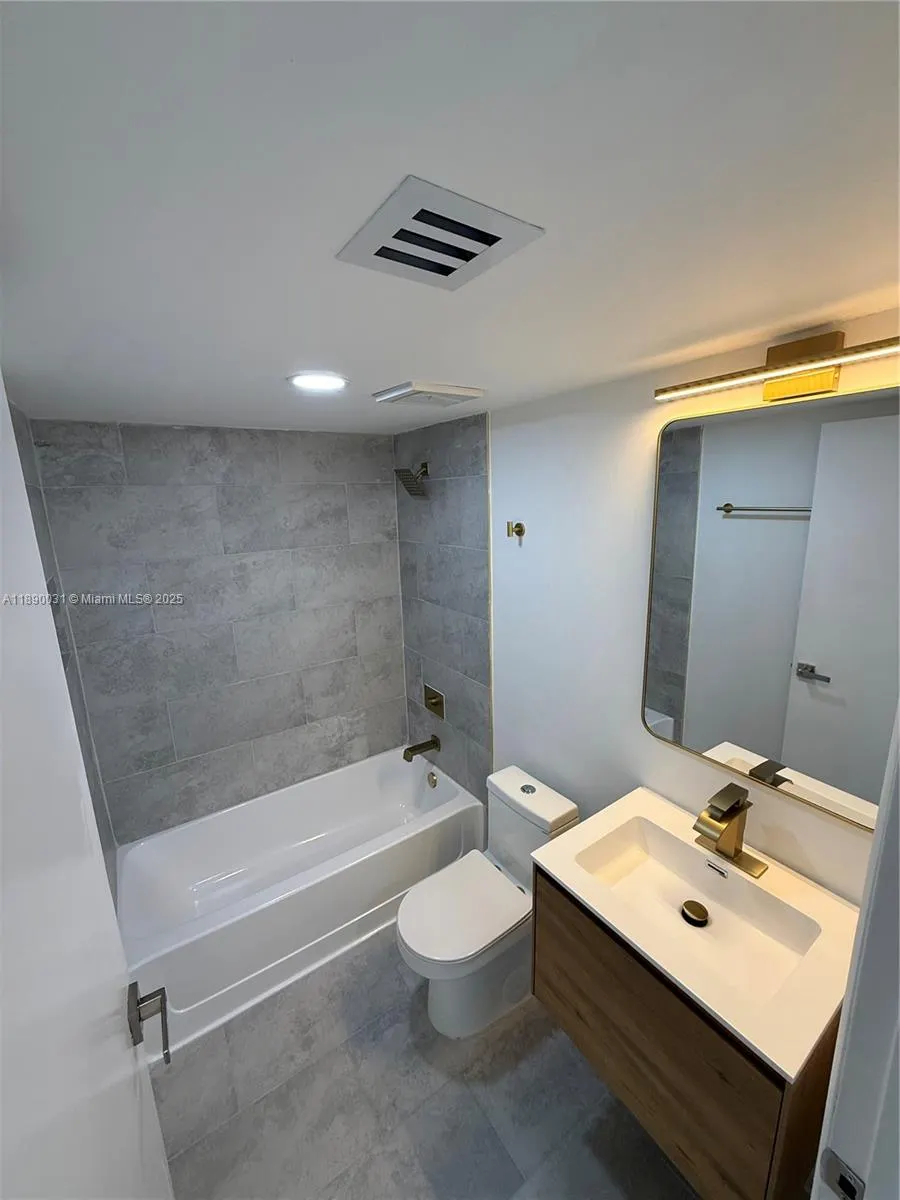 9937 Nob Hill Pl, #9937