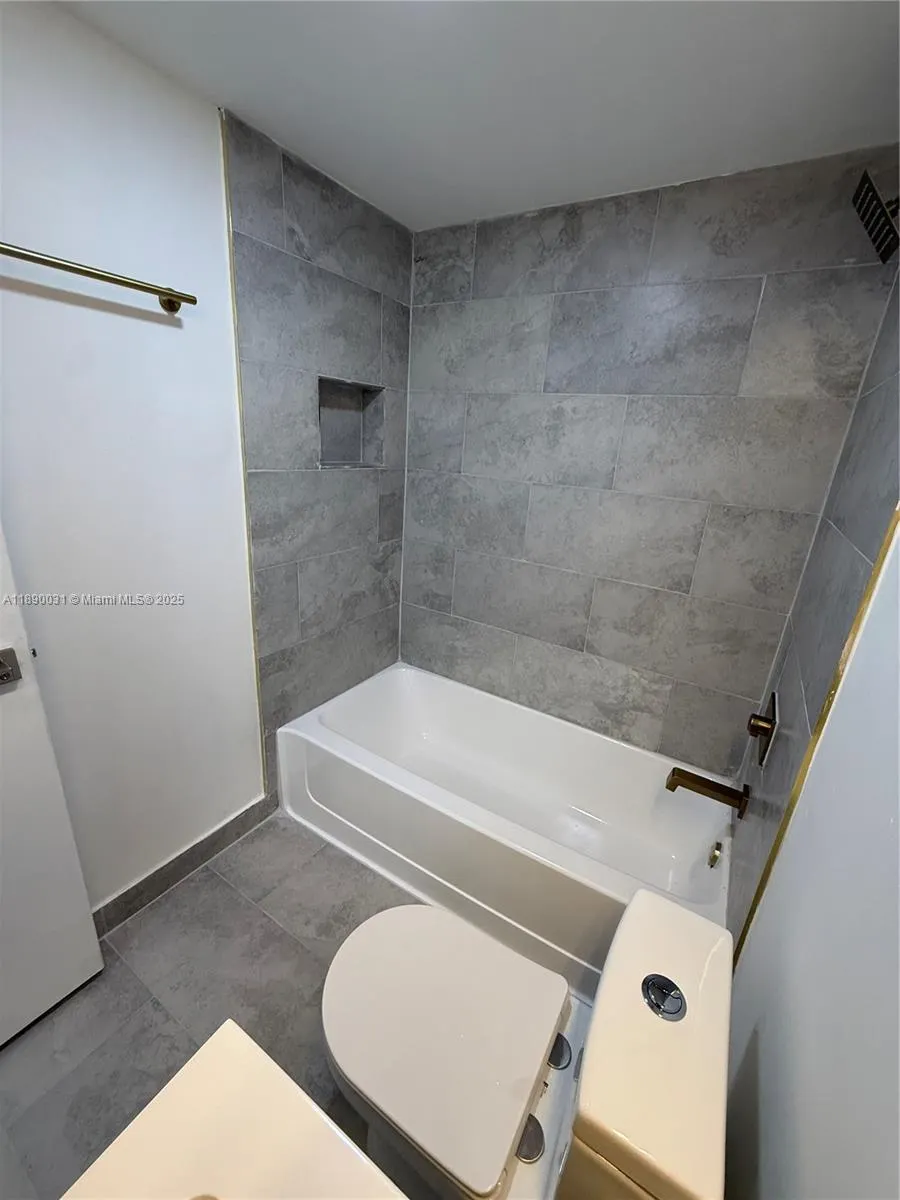 9937 Nob Hill Pl, #9937