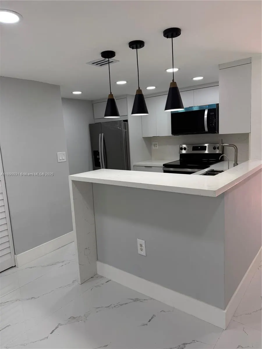 9937 Nob Hill Pl, #9937