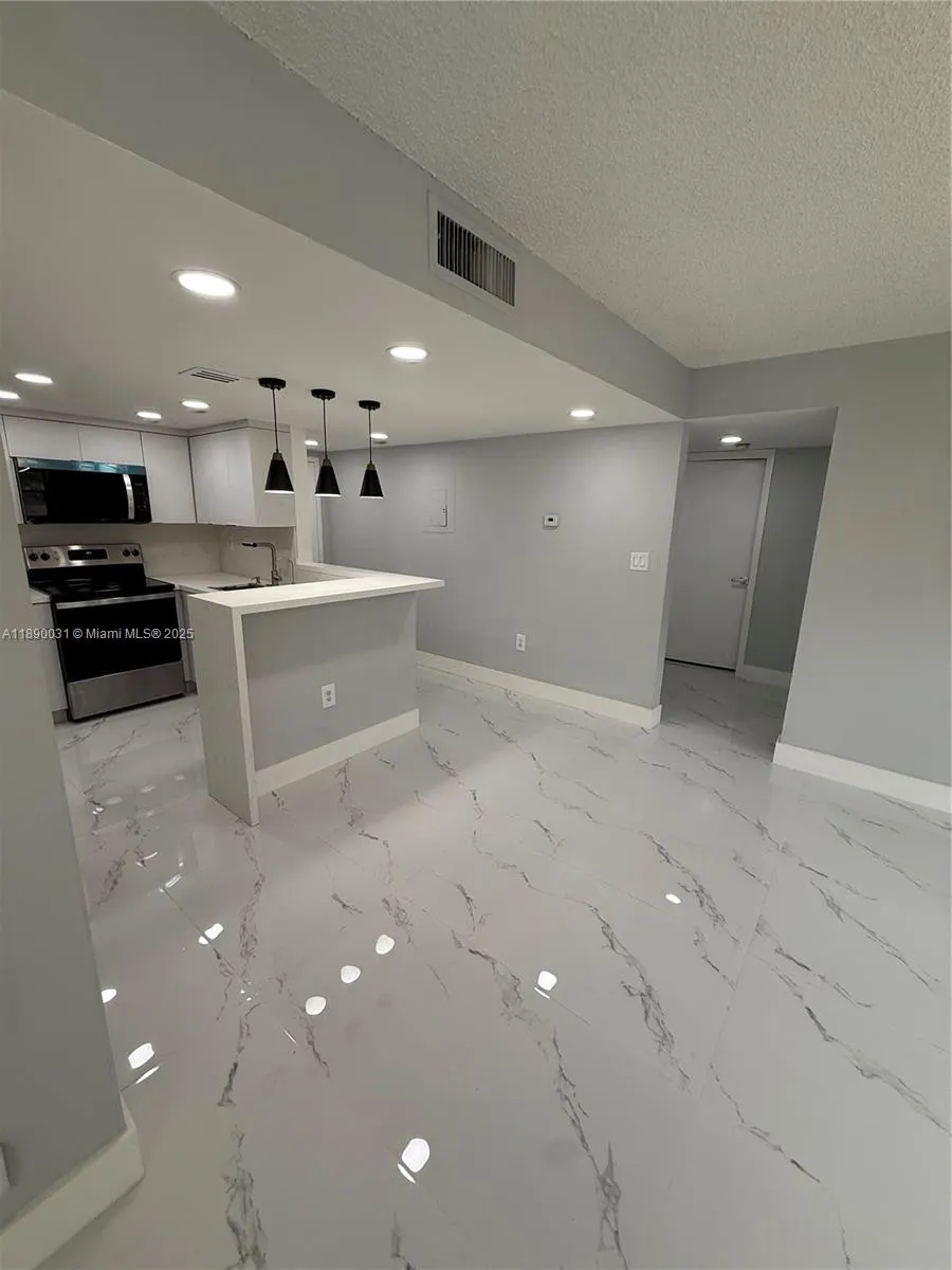 9937 Nob Hill Pl, #9937