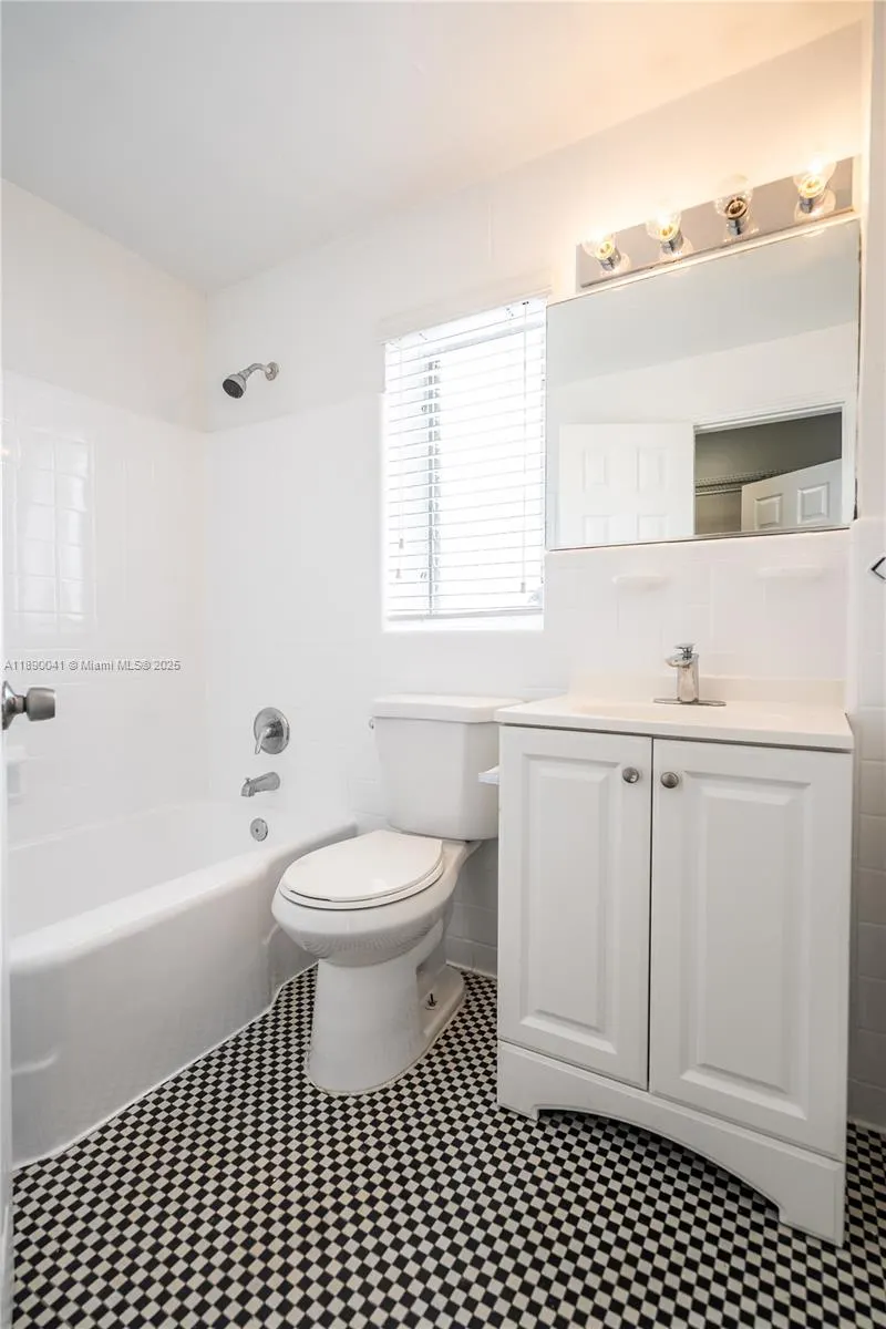 8315 Byron Ave, #4