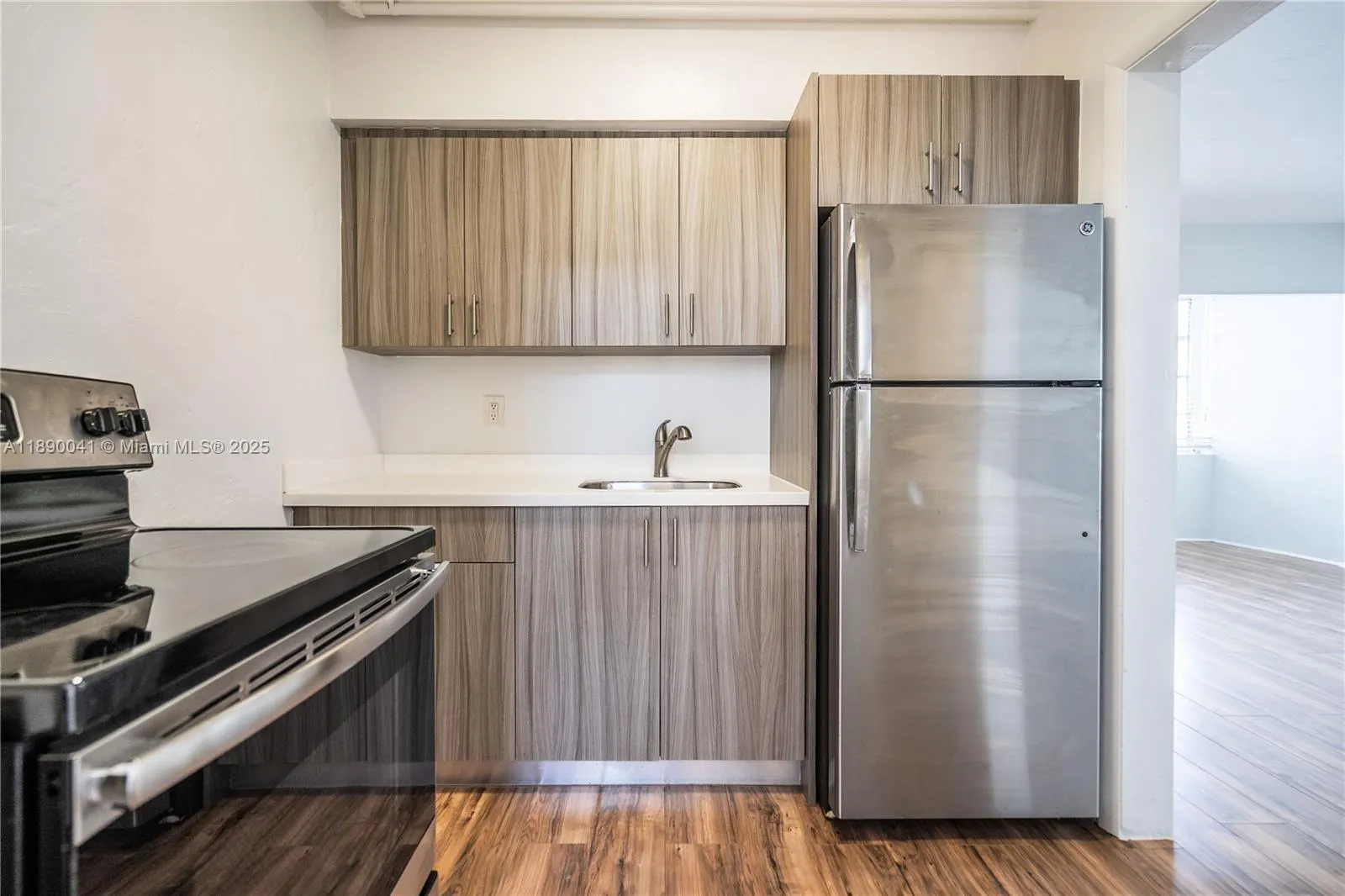 8315 Byron Ave, #4