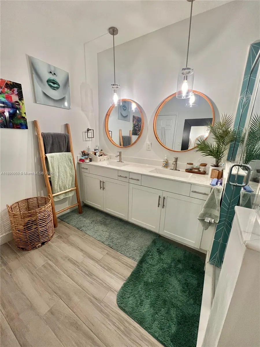 4654 Santa Cruz Way