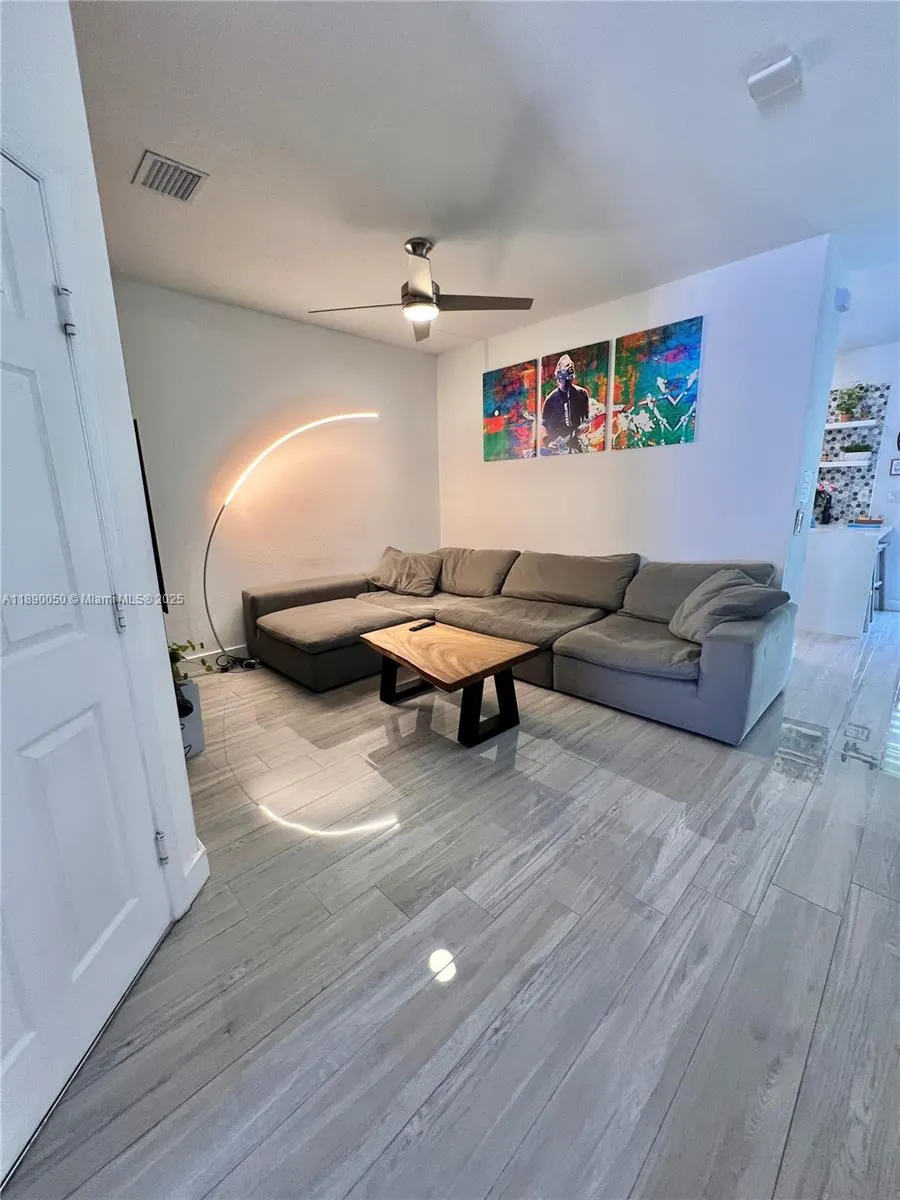 4654 Santa Cruz Way
