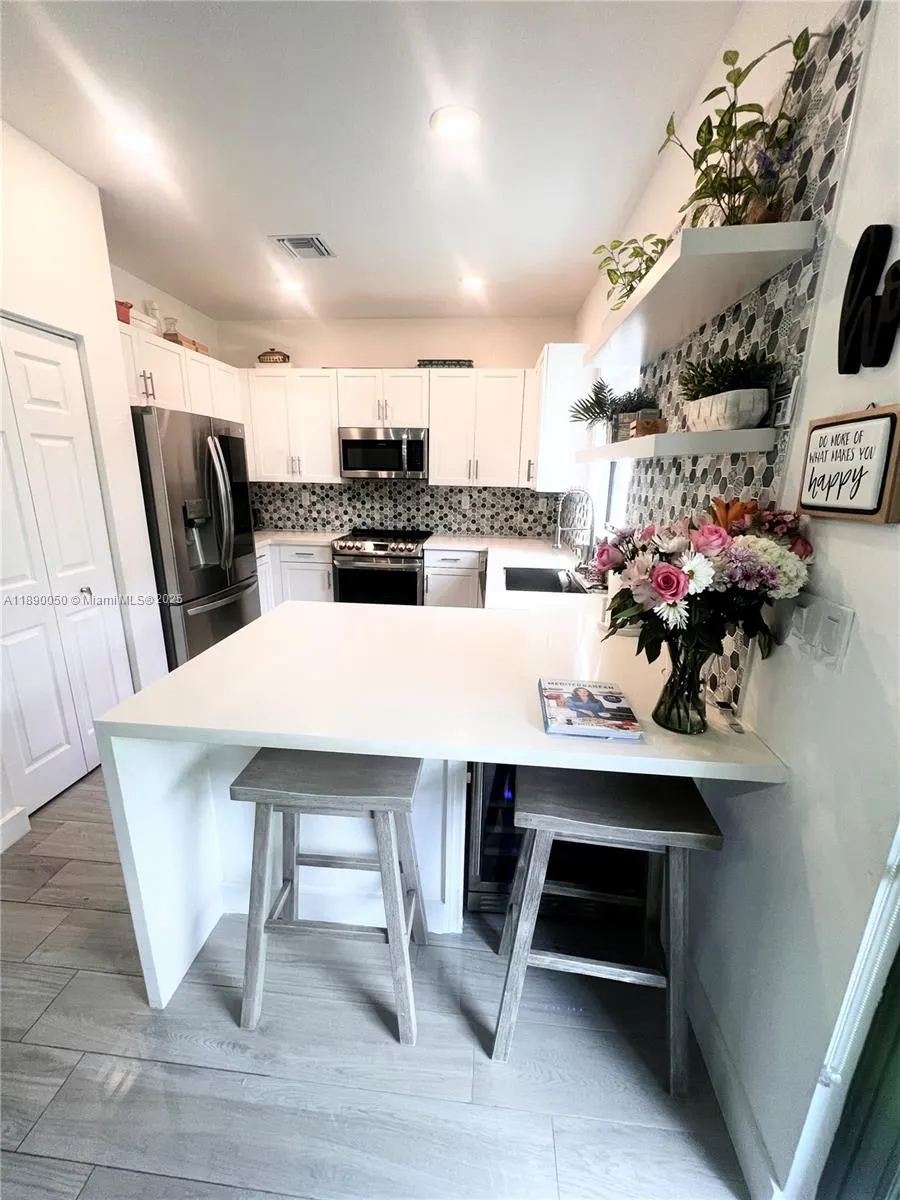 4654 Santa Cruz Way