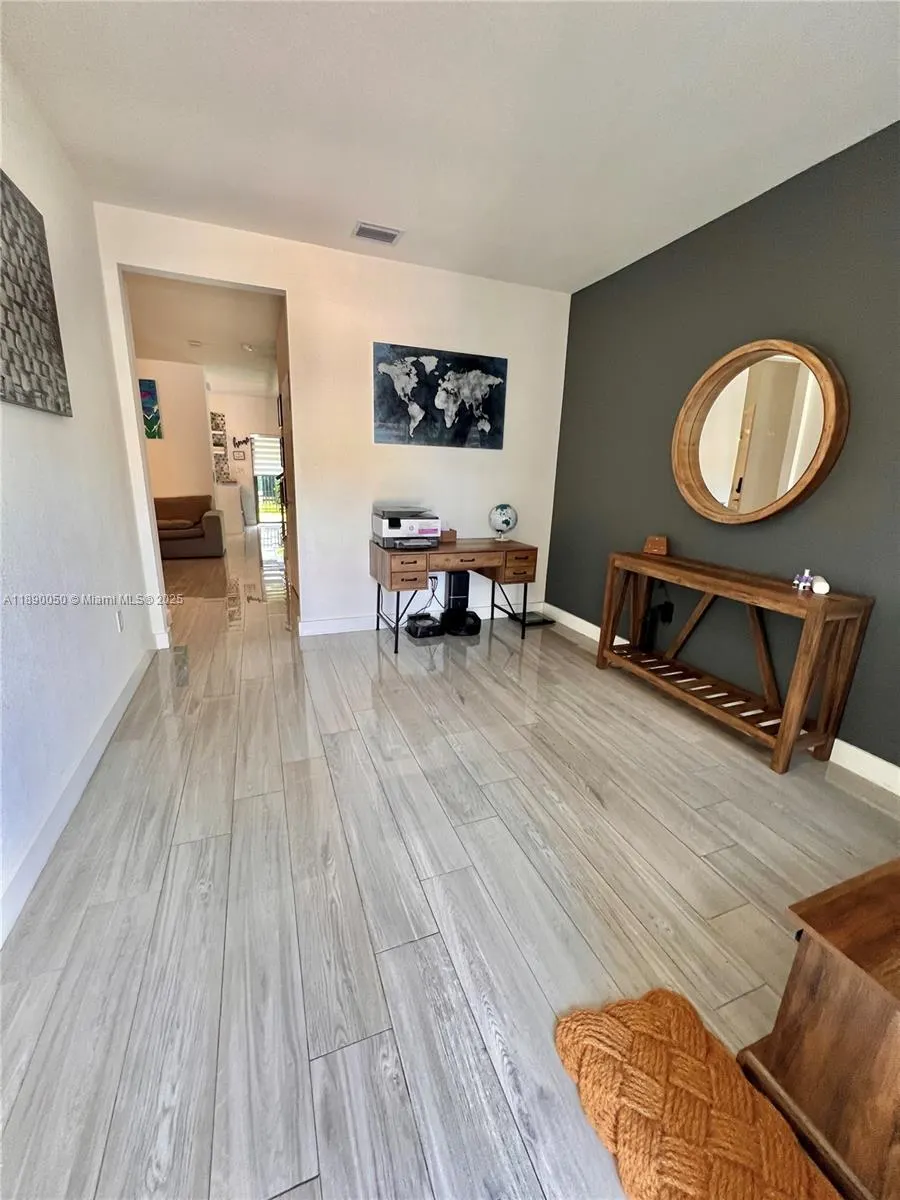 4654 Santa Cruz Way