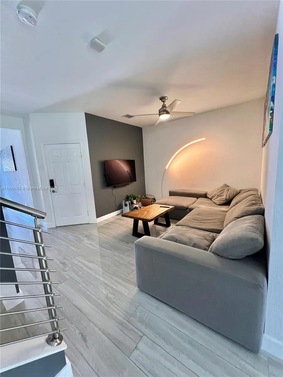 4654 Santa Cruz Way