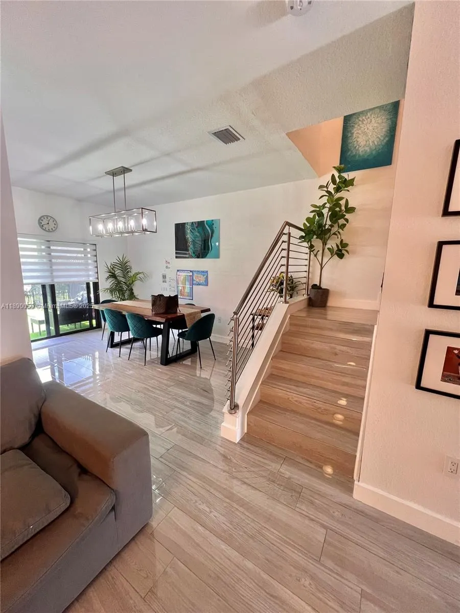 4654 Santa Cruz Way