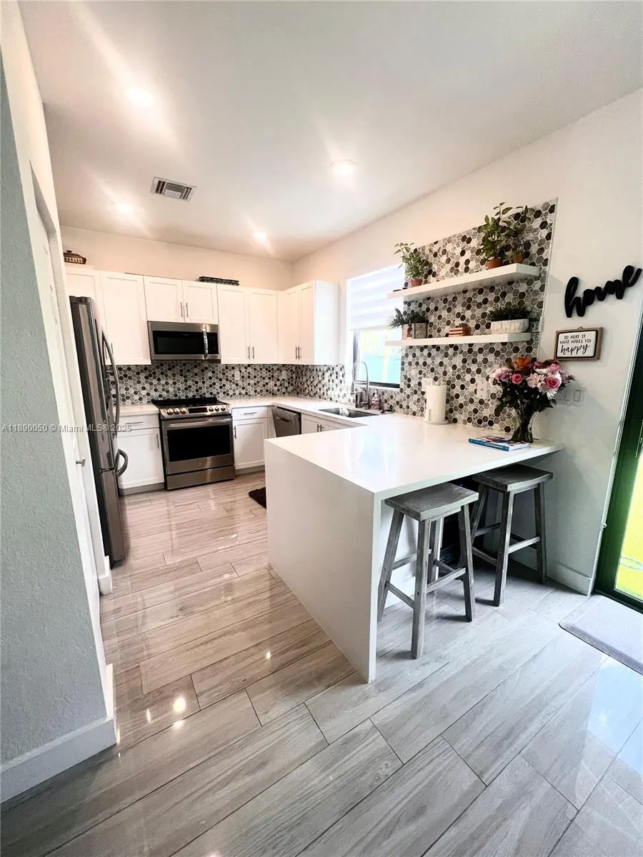 4654 Santa Cruz Way