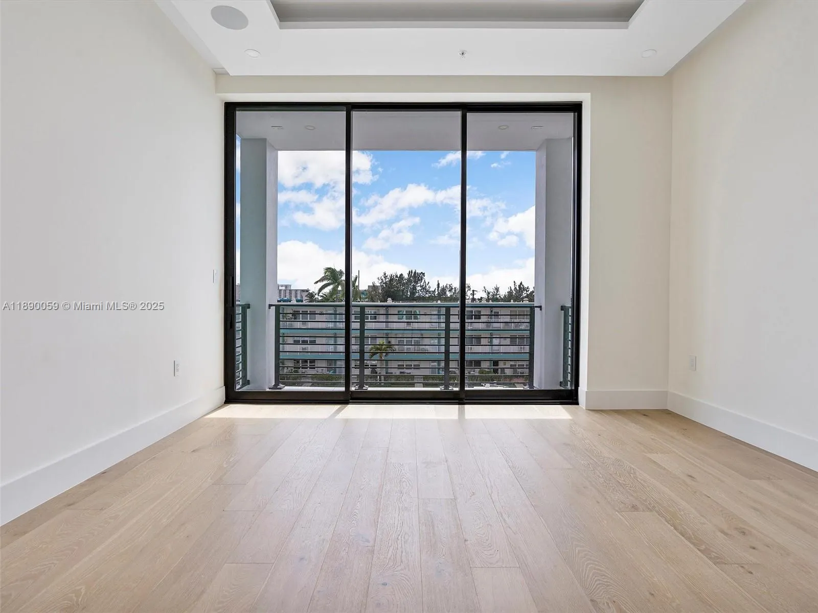 4004 NE 167 ST, #8