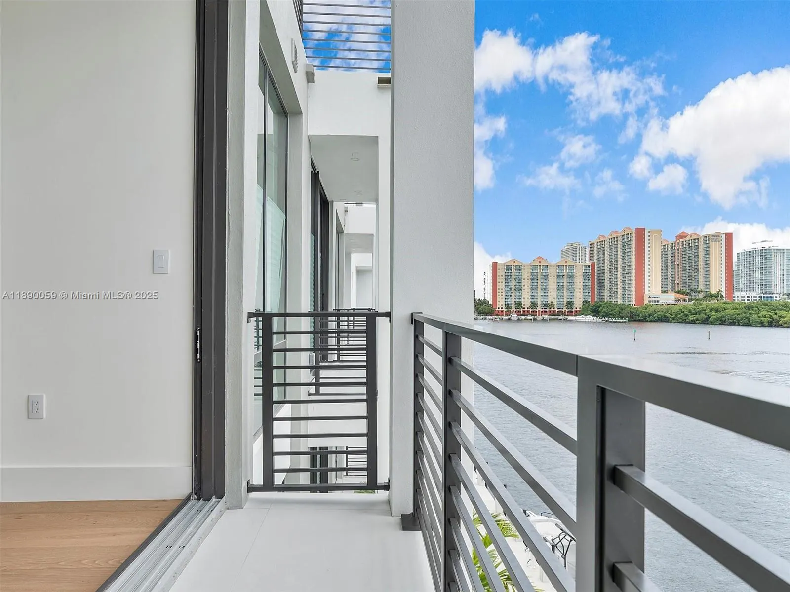 4004 NE 167 ST, #8