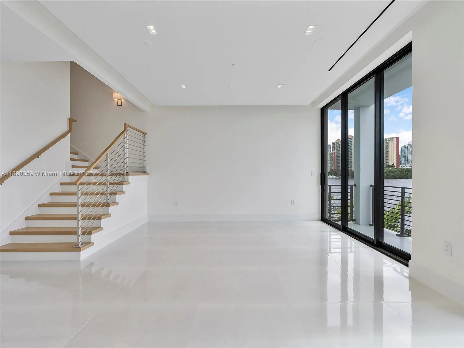 4004 NE 167 ST, #8