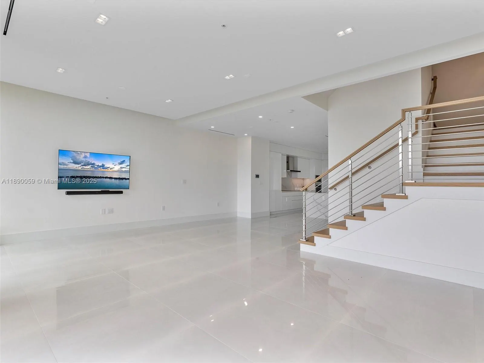 4004 NE 167 ST, #8