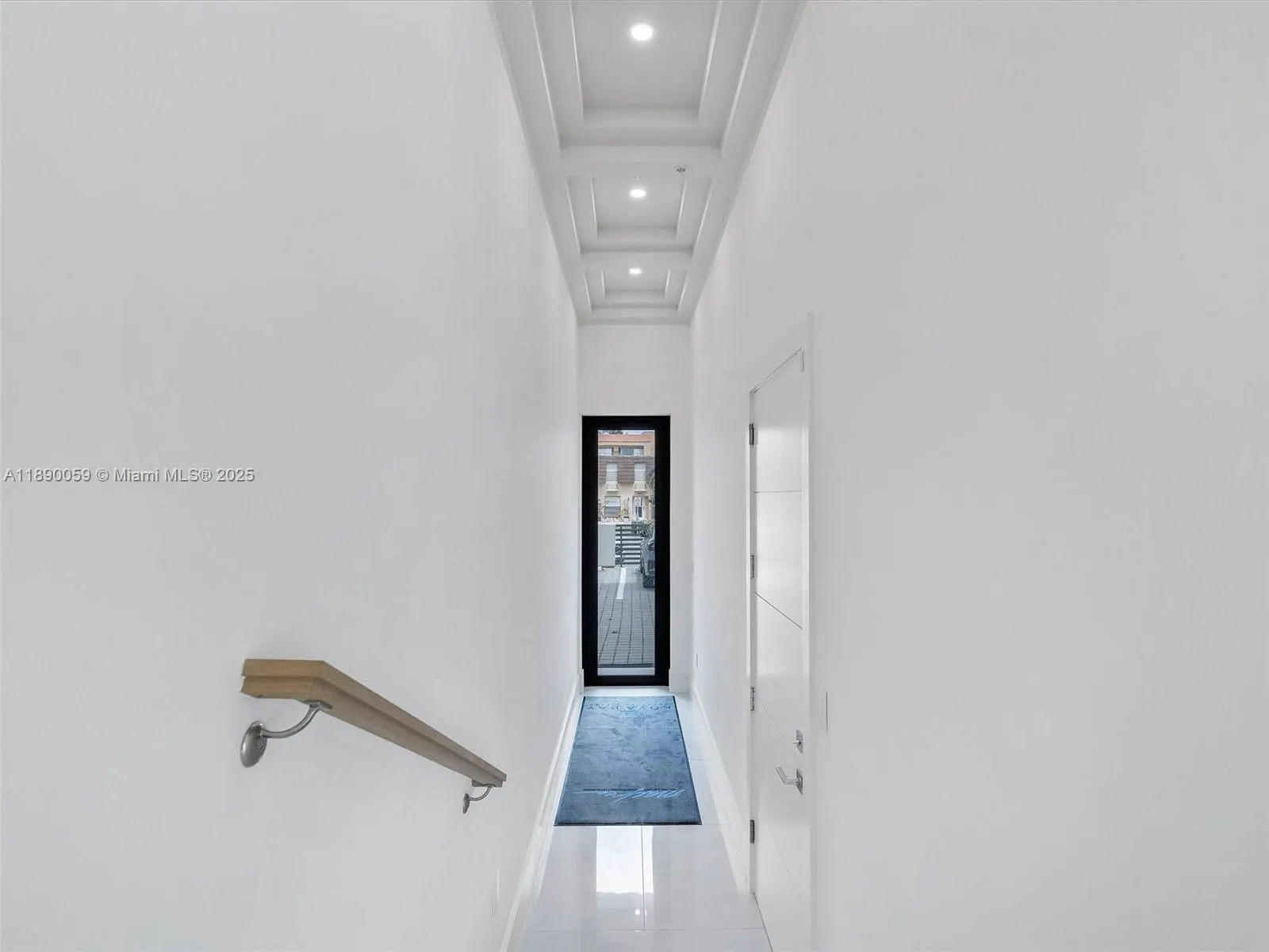 4004 NE 167 ST, #8