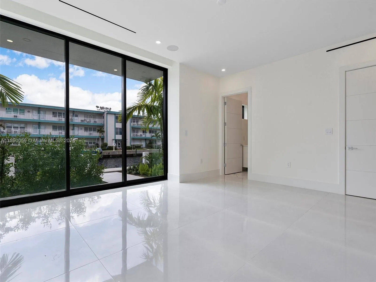 4004 NE 167 ST, #8