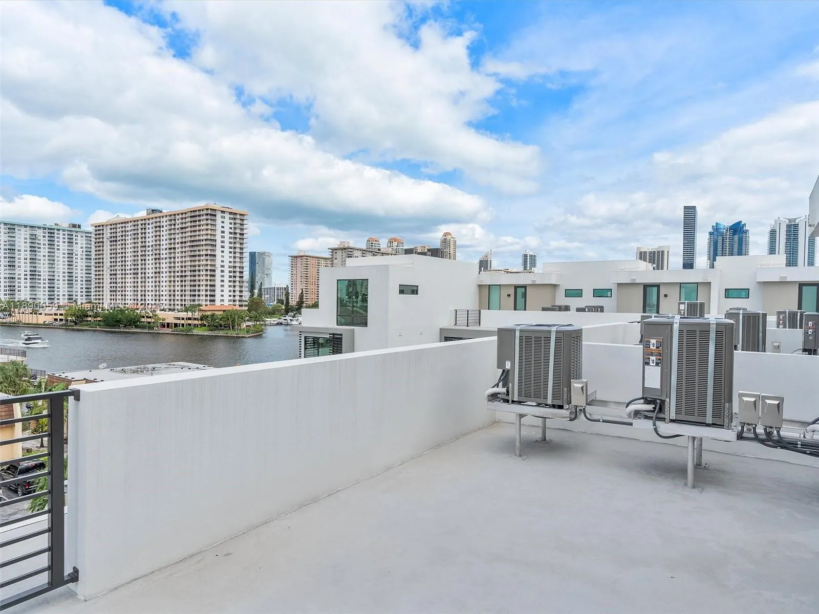 4004 NE 167 ST, #8