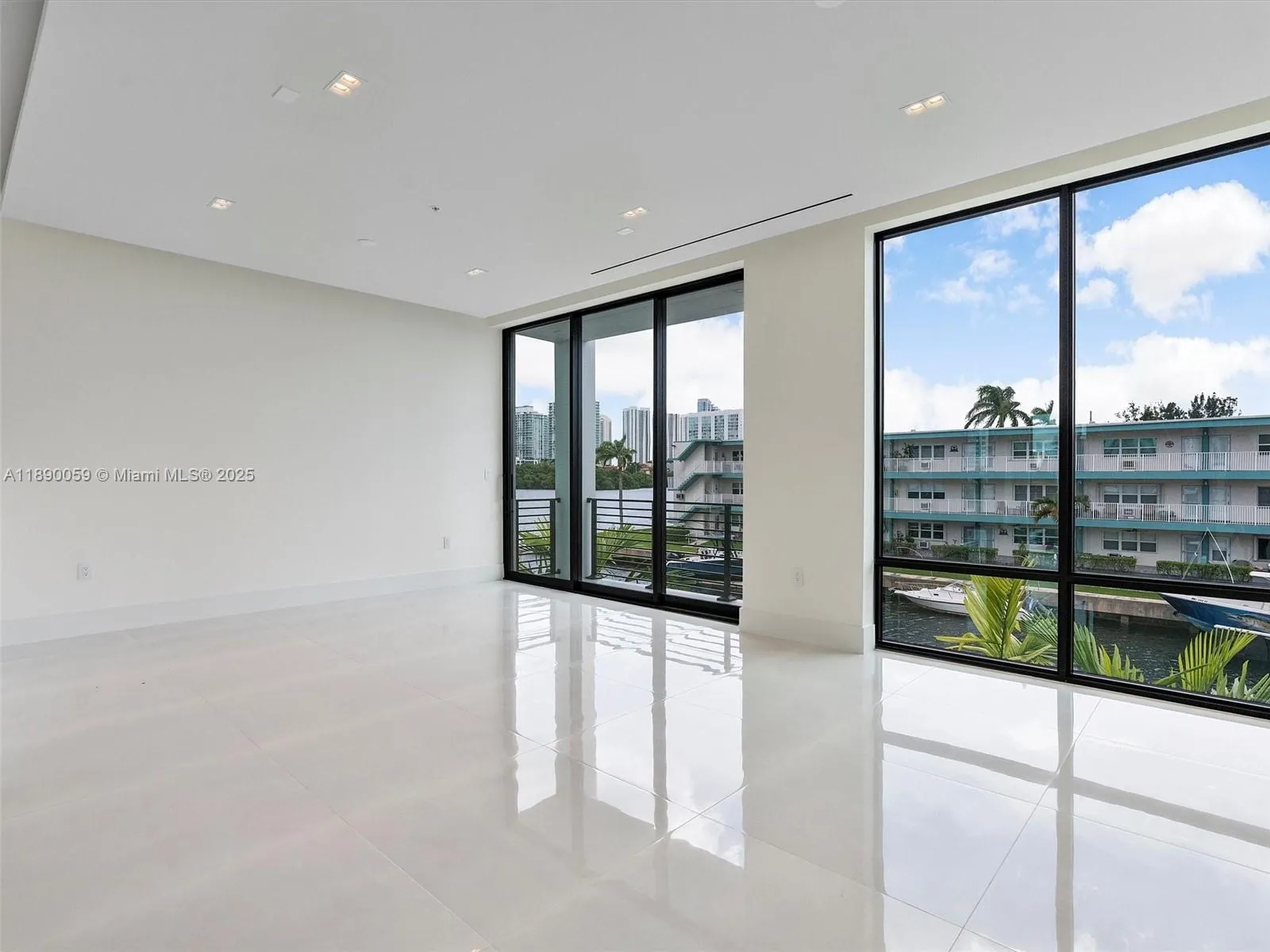 4004 NE 167 ST, #8