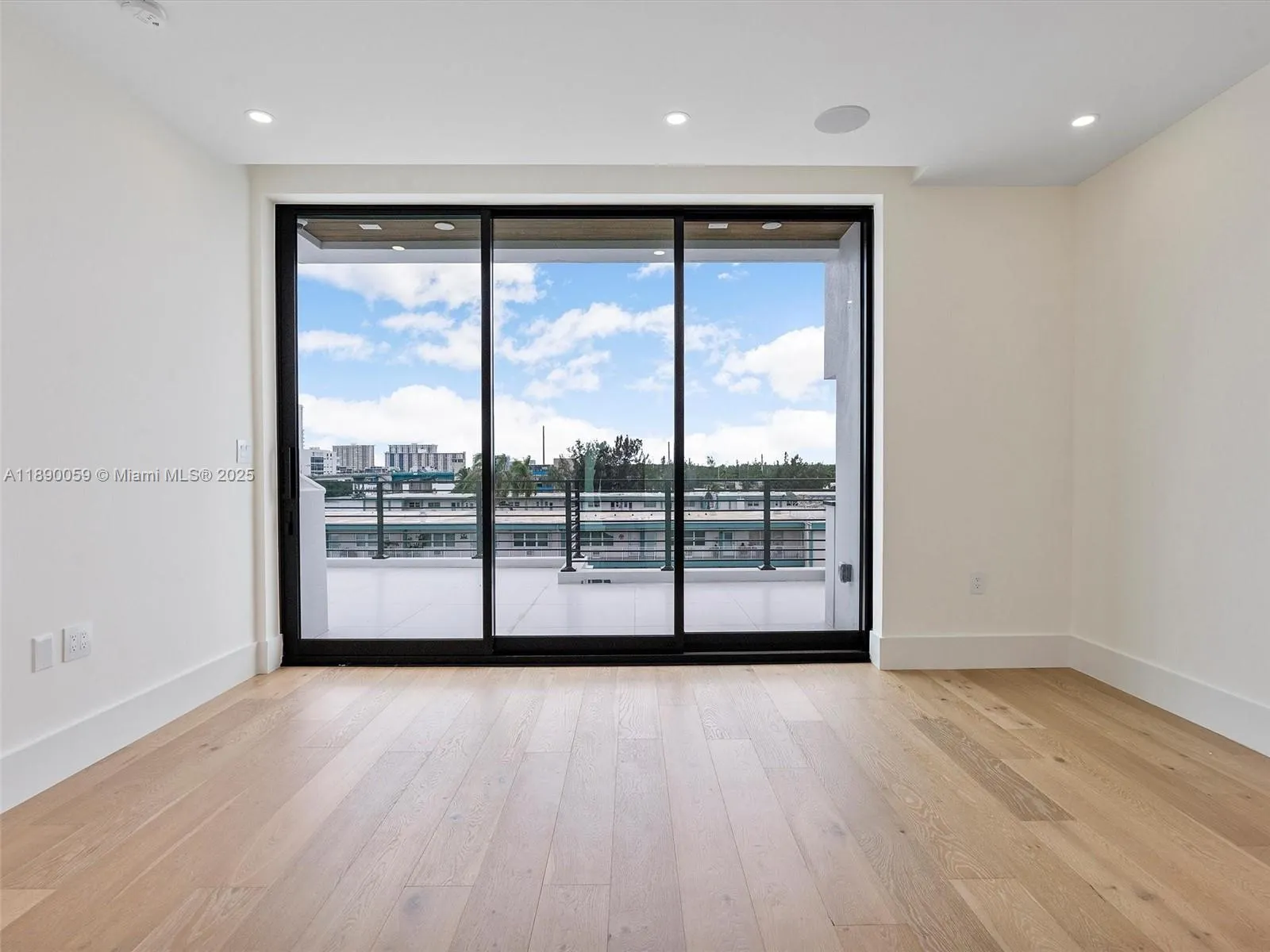 4004 NE 167 ST, #8