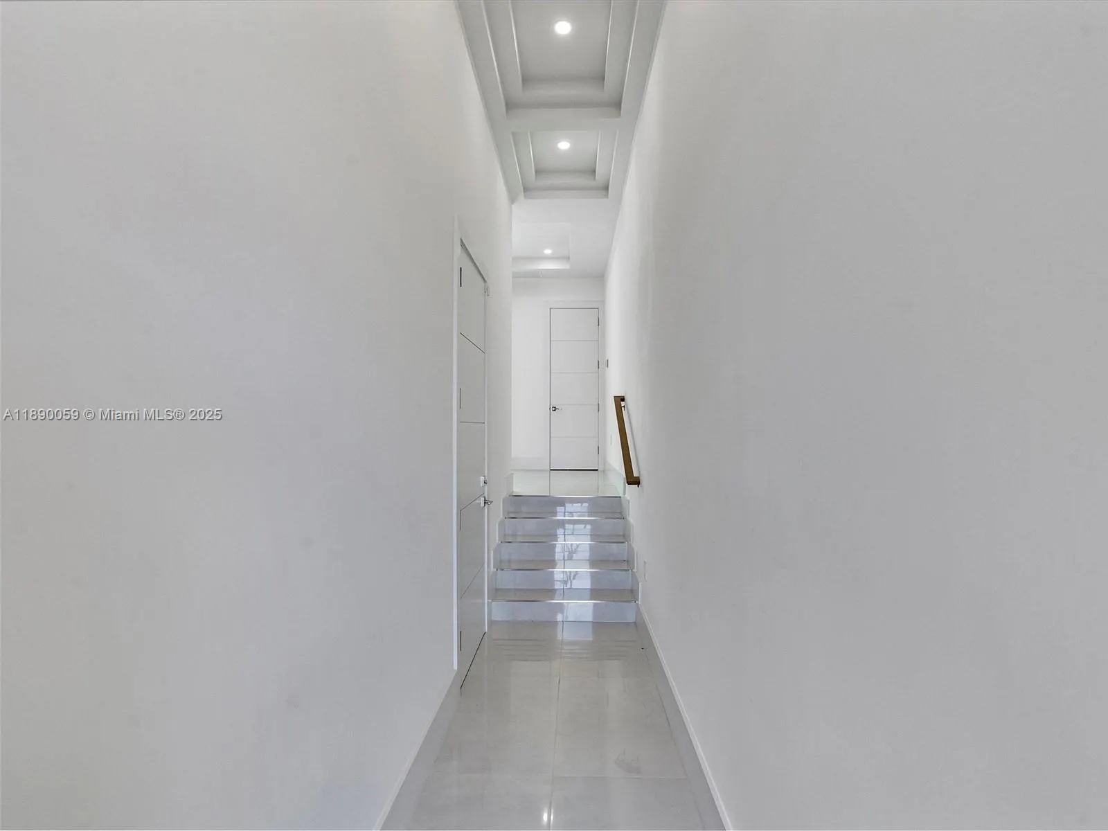 4004 NE 167 ST, #8