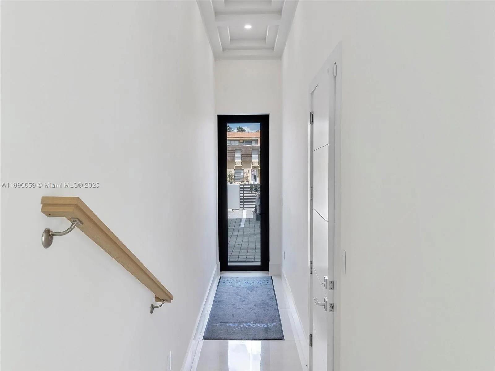 4004 NE 167 ST, #8