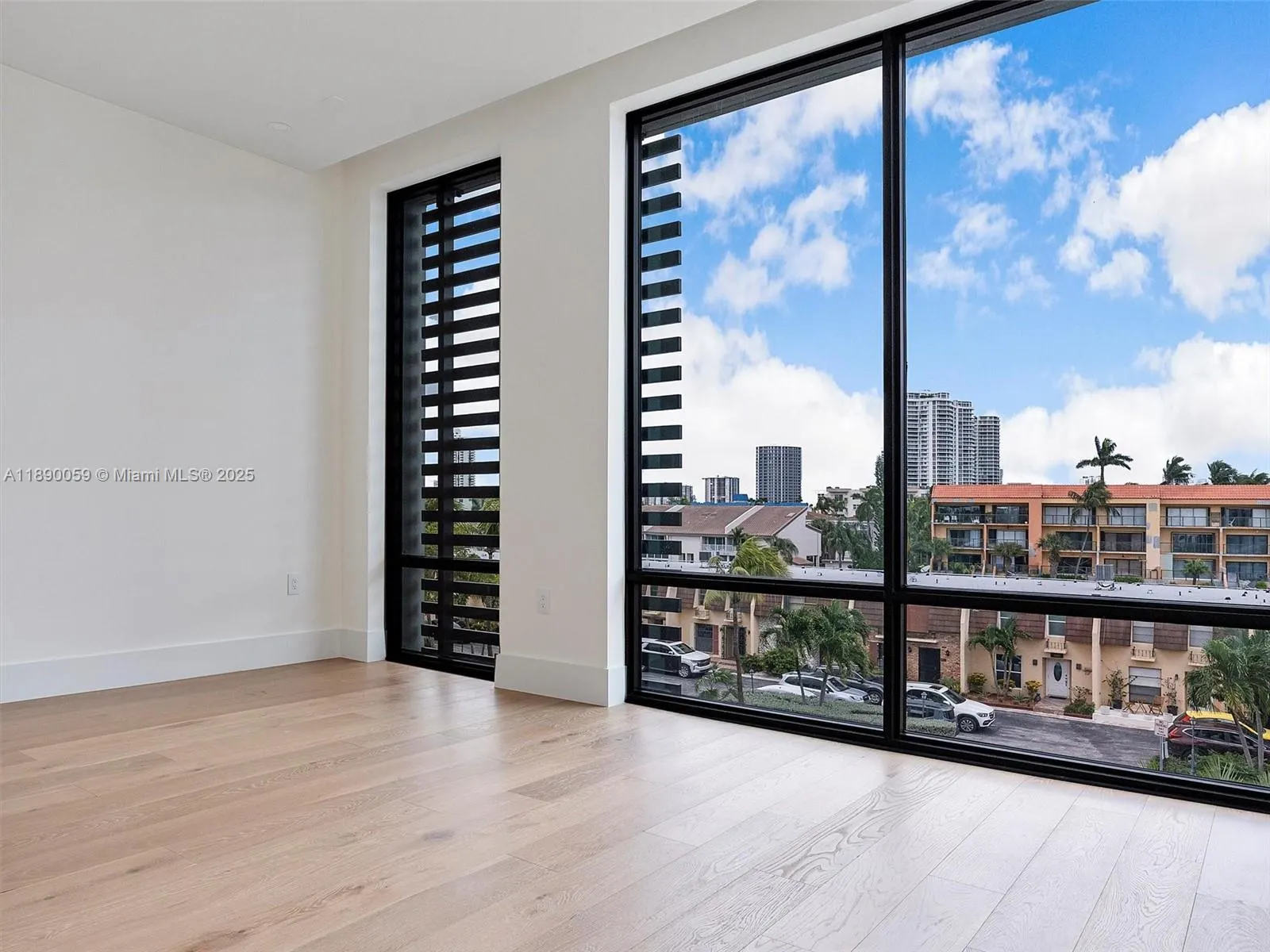 4004 NE 167 ST, #8