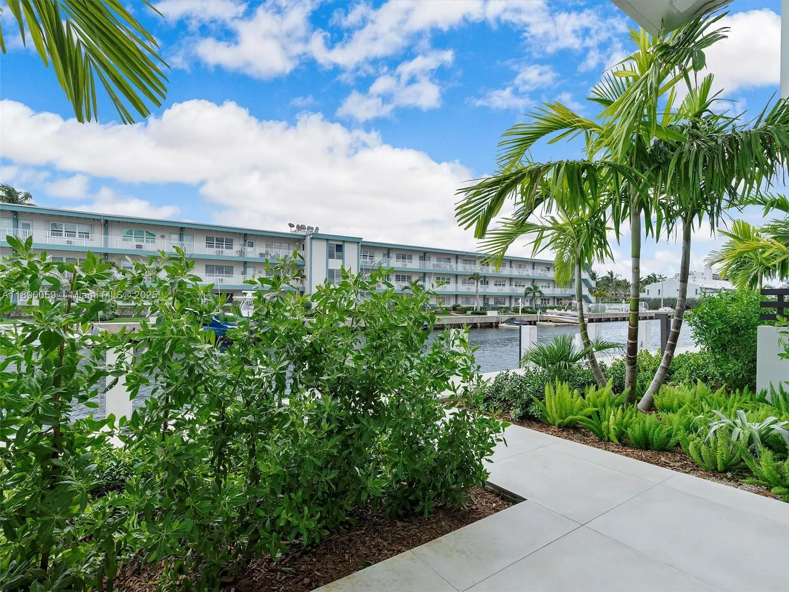 4004 NE 167 ST, #8