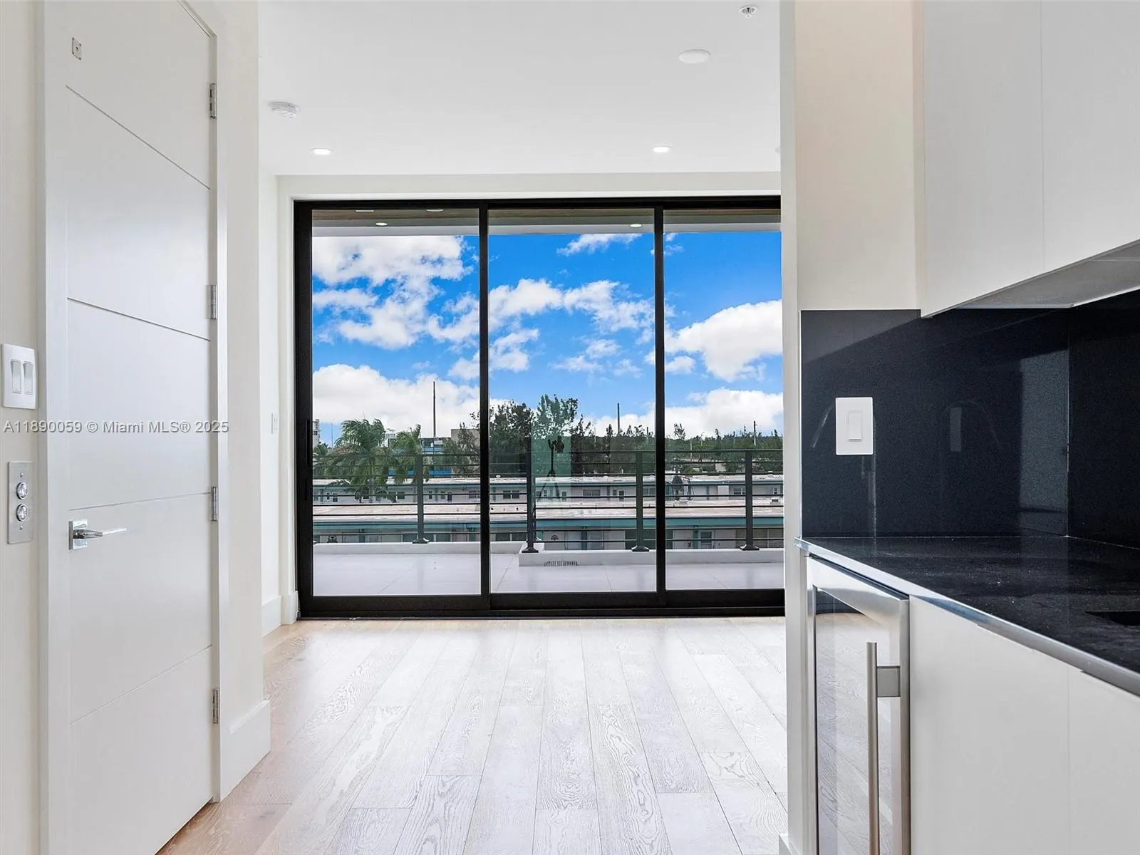 4004 NE 167 ST, #8