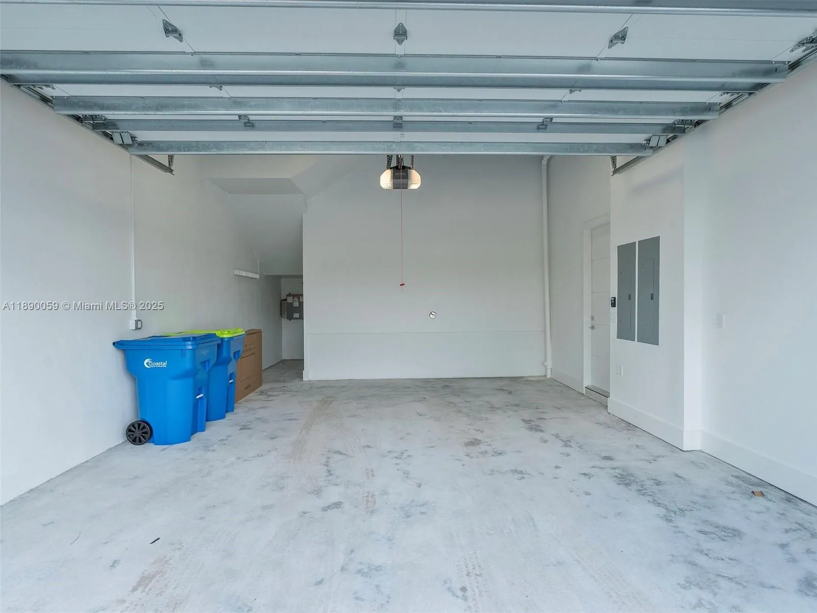 4004 NE 167 ST, #8