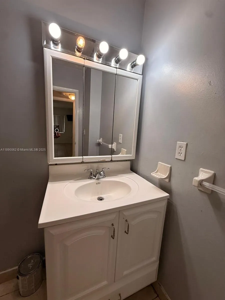 13890 SW 90th Ave, #205-HH