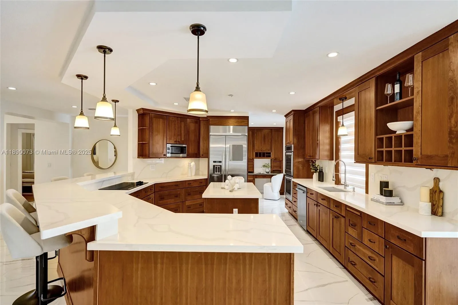 300 W Chaminade Dr