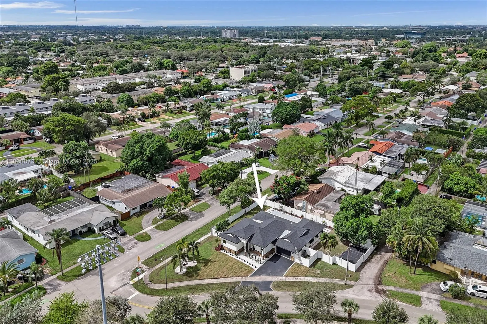 300 W Chaminade Dr
