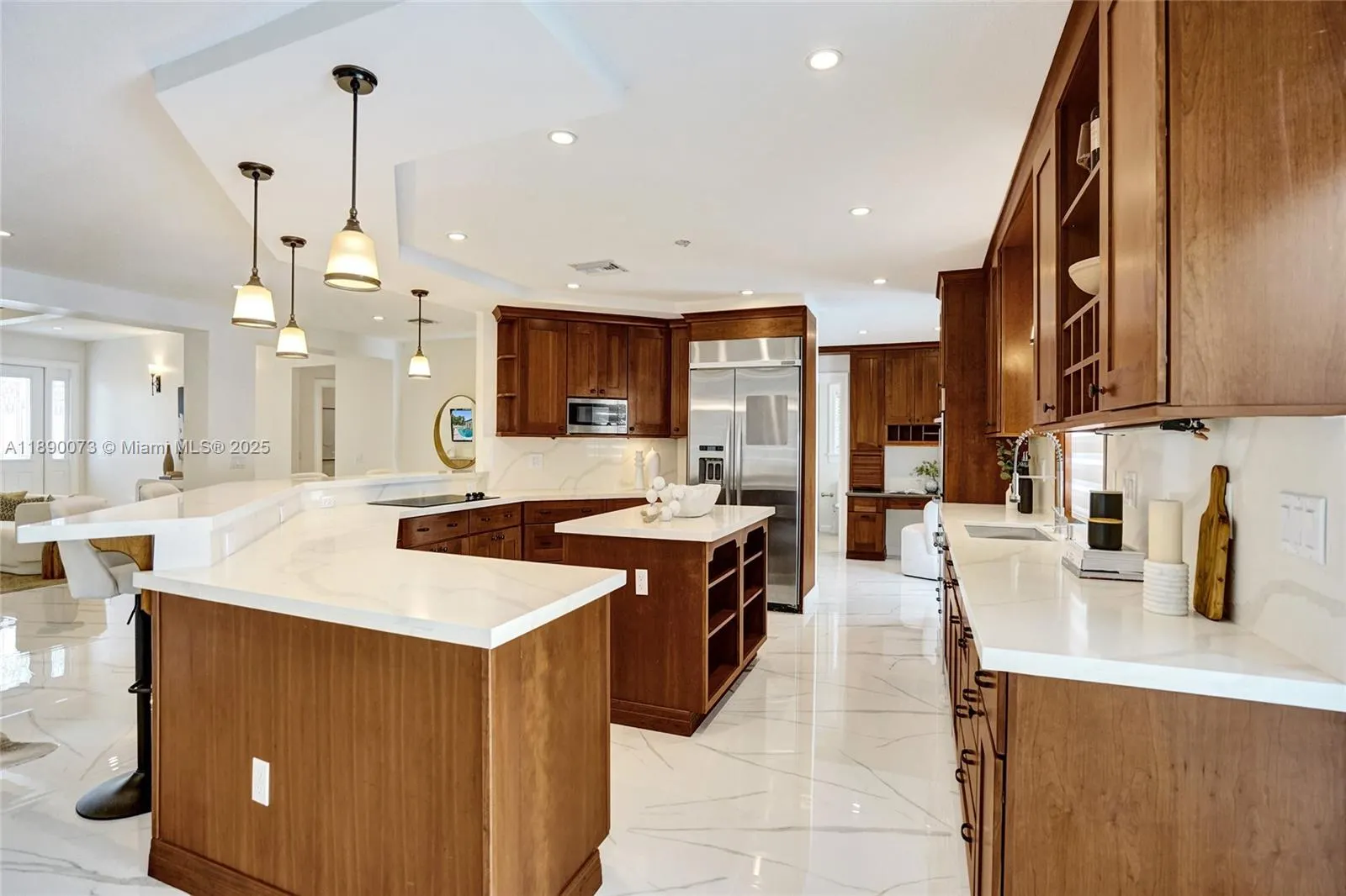 300 W Chaminade Dr