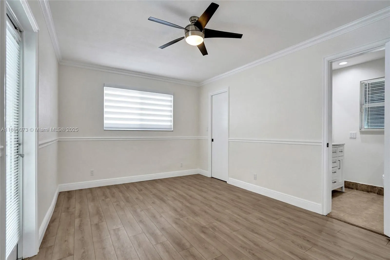 300 W Chaminade Dr