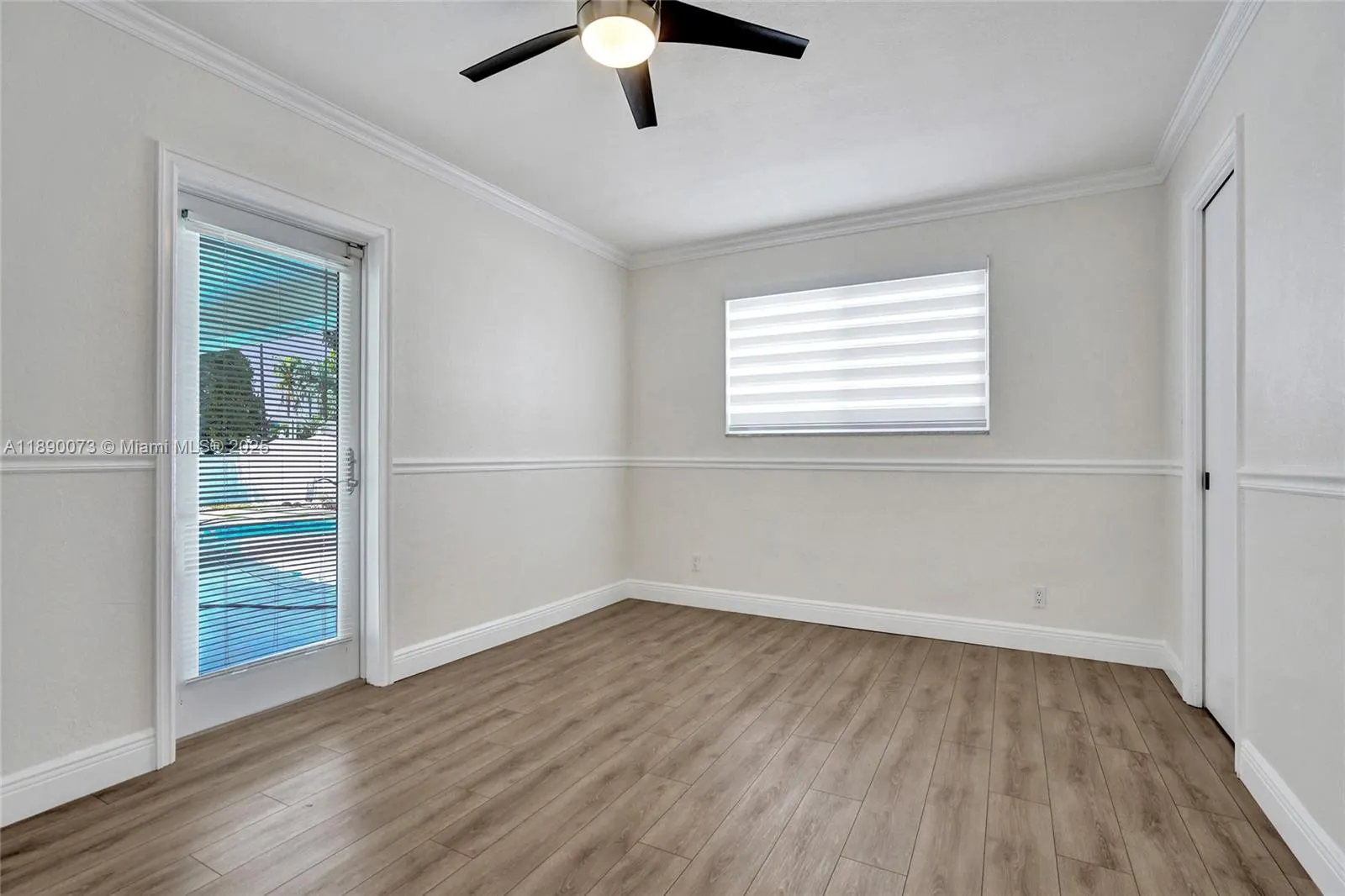300 W Chaminade Dr