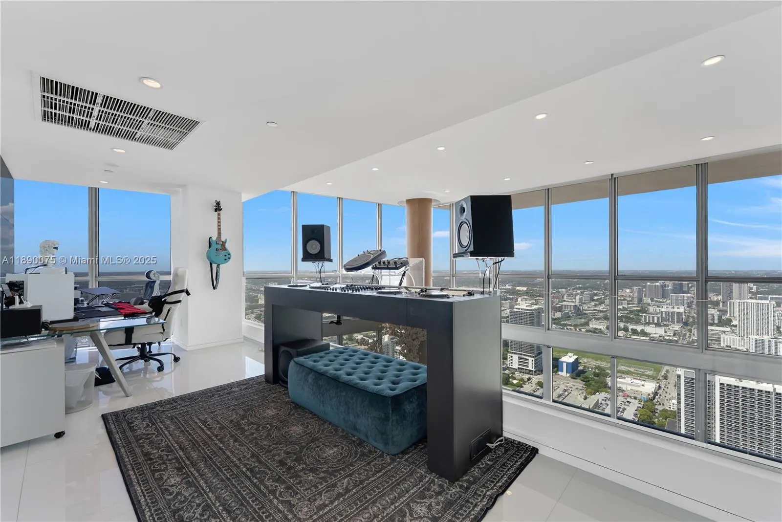 1100 Biscayne Blvd, #6307