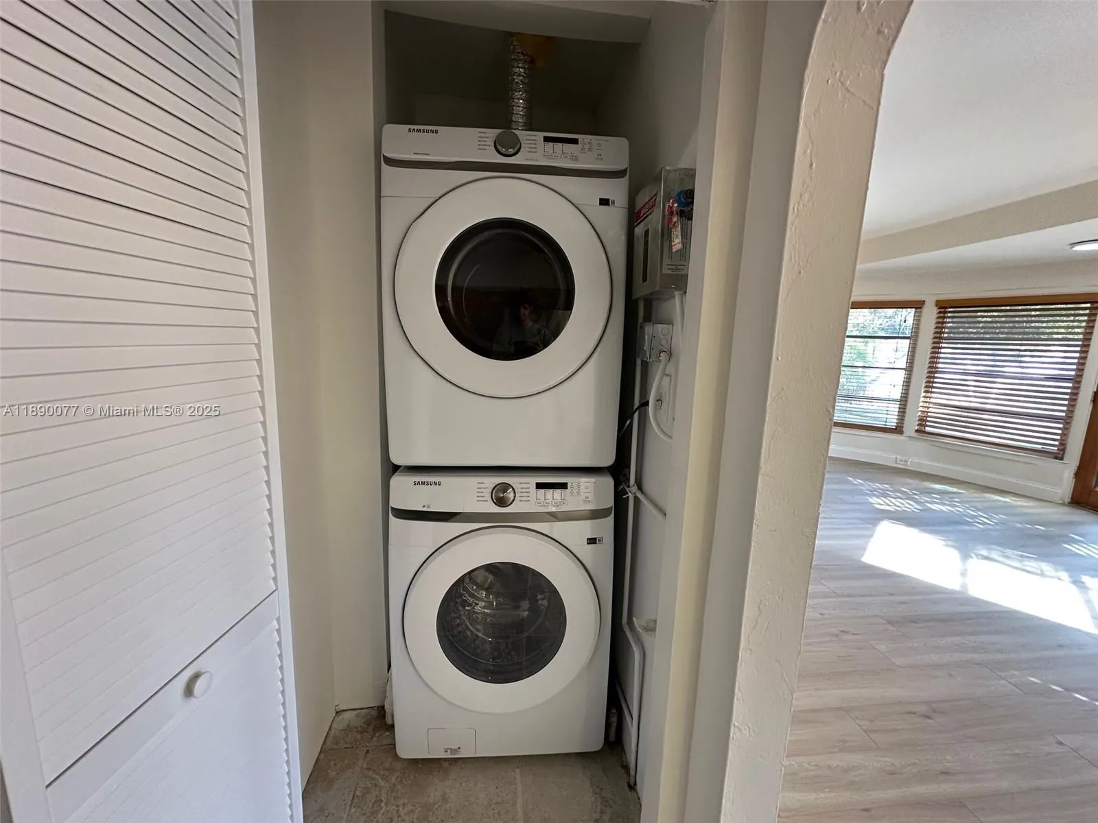 1000 W Las Olas Blvd, #1